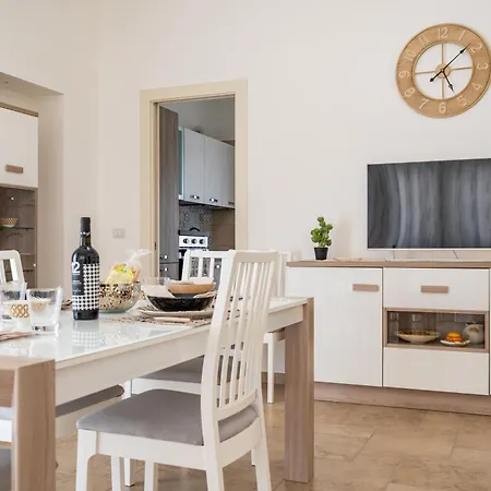 Maemi Apartment